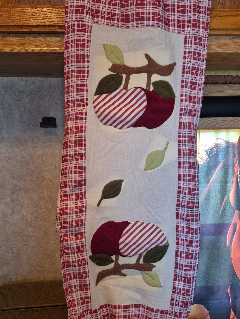 Pie Plate Carrier Plaid Wooden Handles Apple Cherry Pie Holder Cottagecore Farm